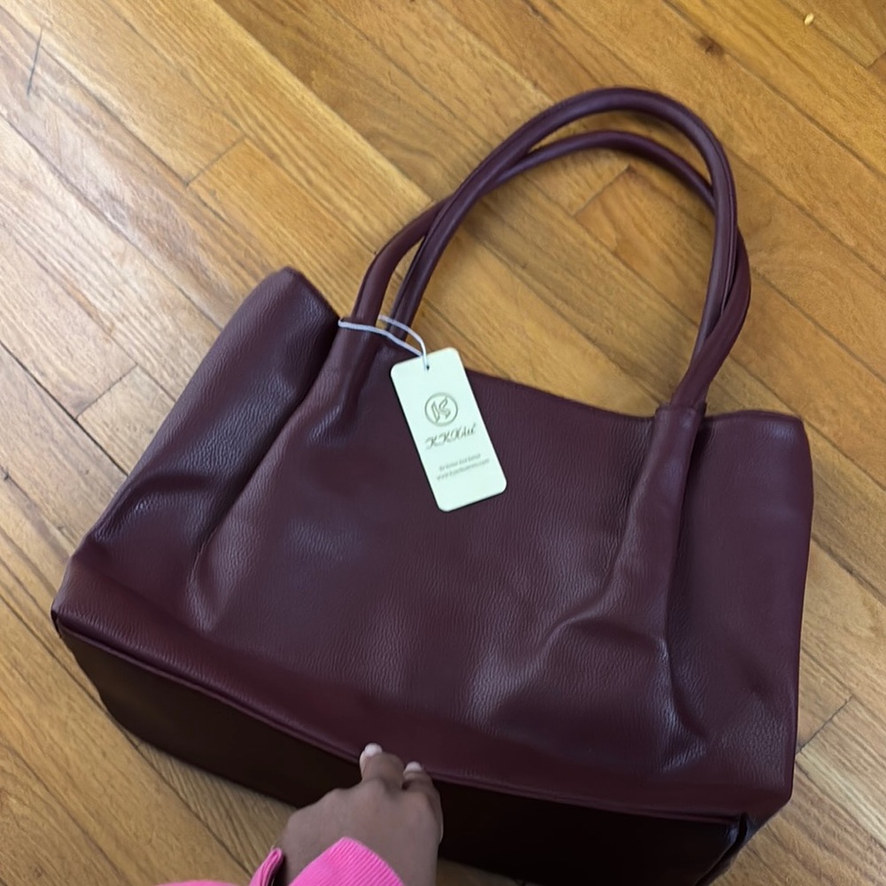 Elegant Burgundy Leather Tote Bag
